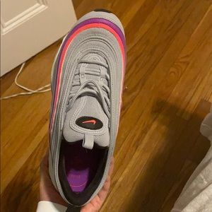I’m selling my airmax 97.